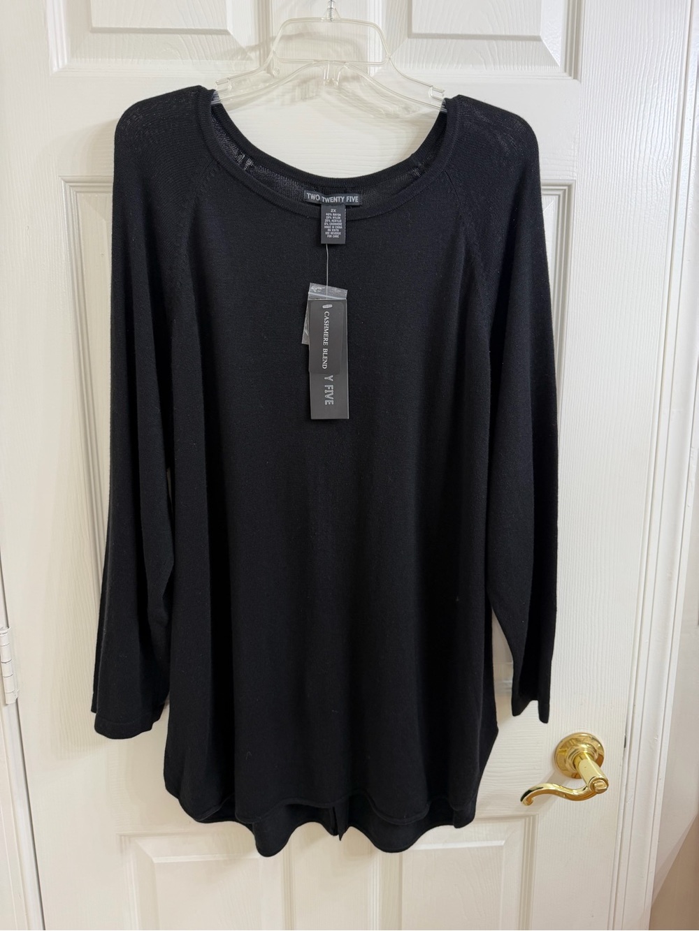 Black Long-Sleeve Scoop Neck Women's Lightweight Soft Sweater Top Size 2X